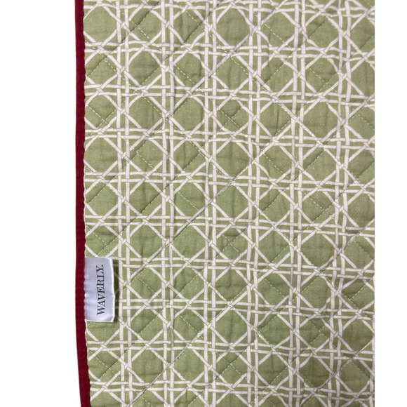 Waverly Quilted Table Runner Reversible Red Floral Traditional Green Trellis - Picture 4 of 4